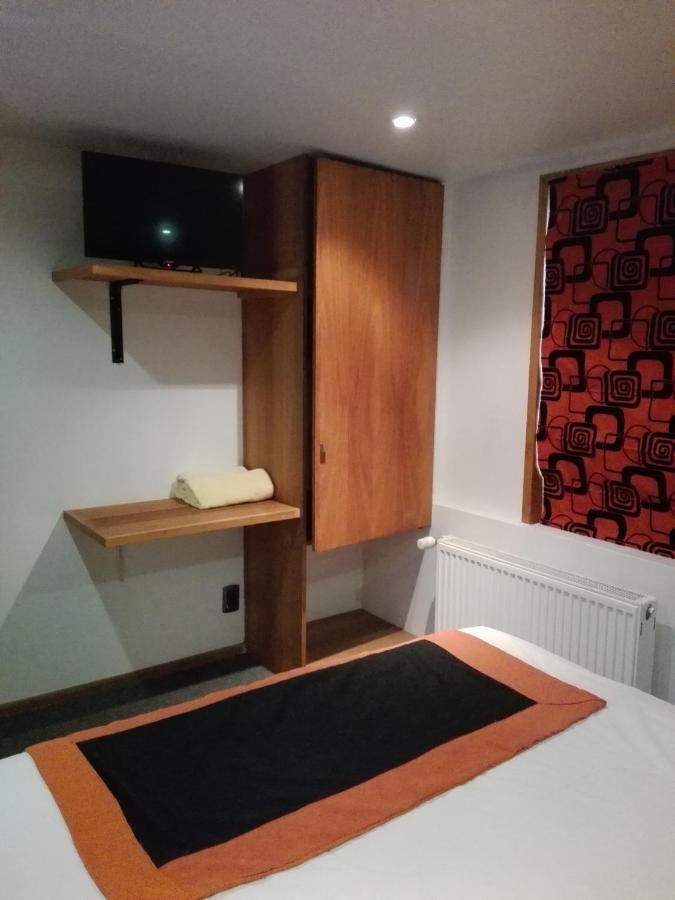 Almer Hostal プンタアレナス エクステリア 写真