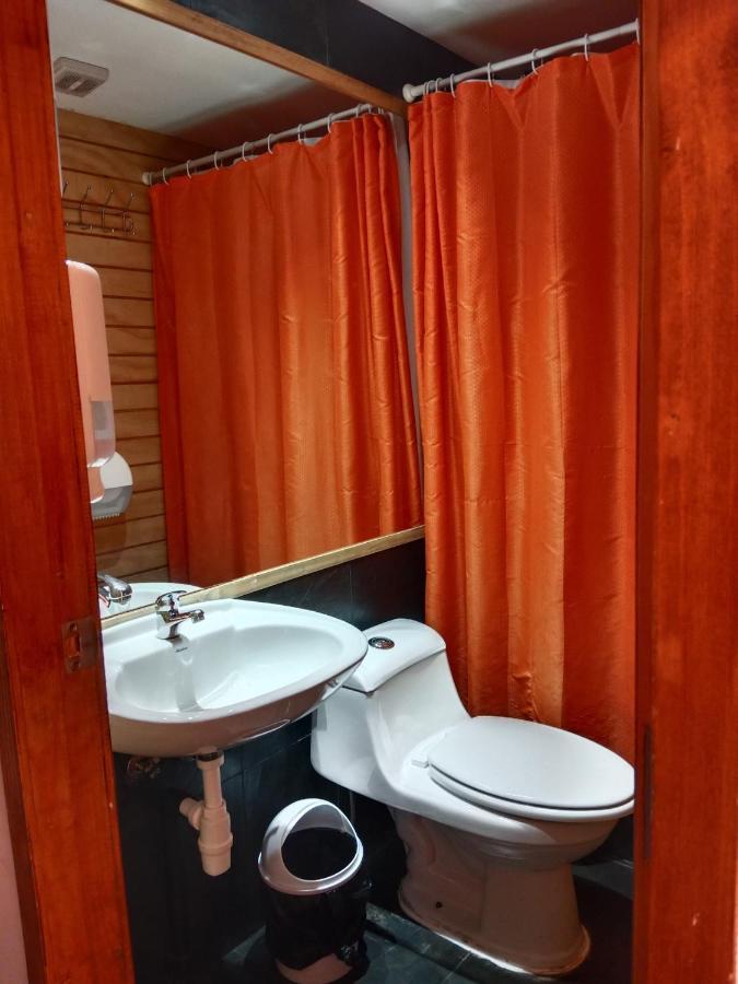 Almer Hostal プンタアレナス エクステリア 写真