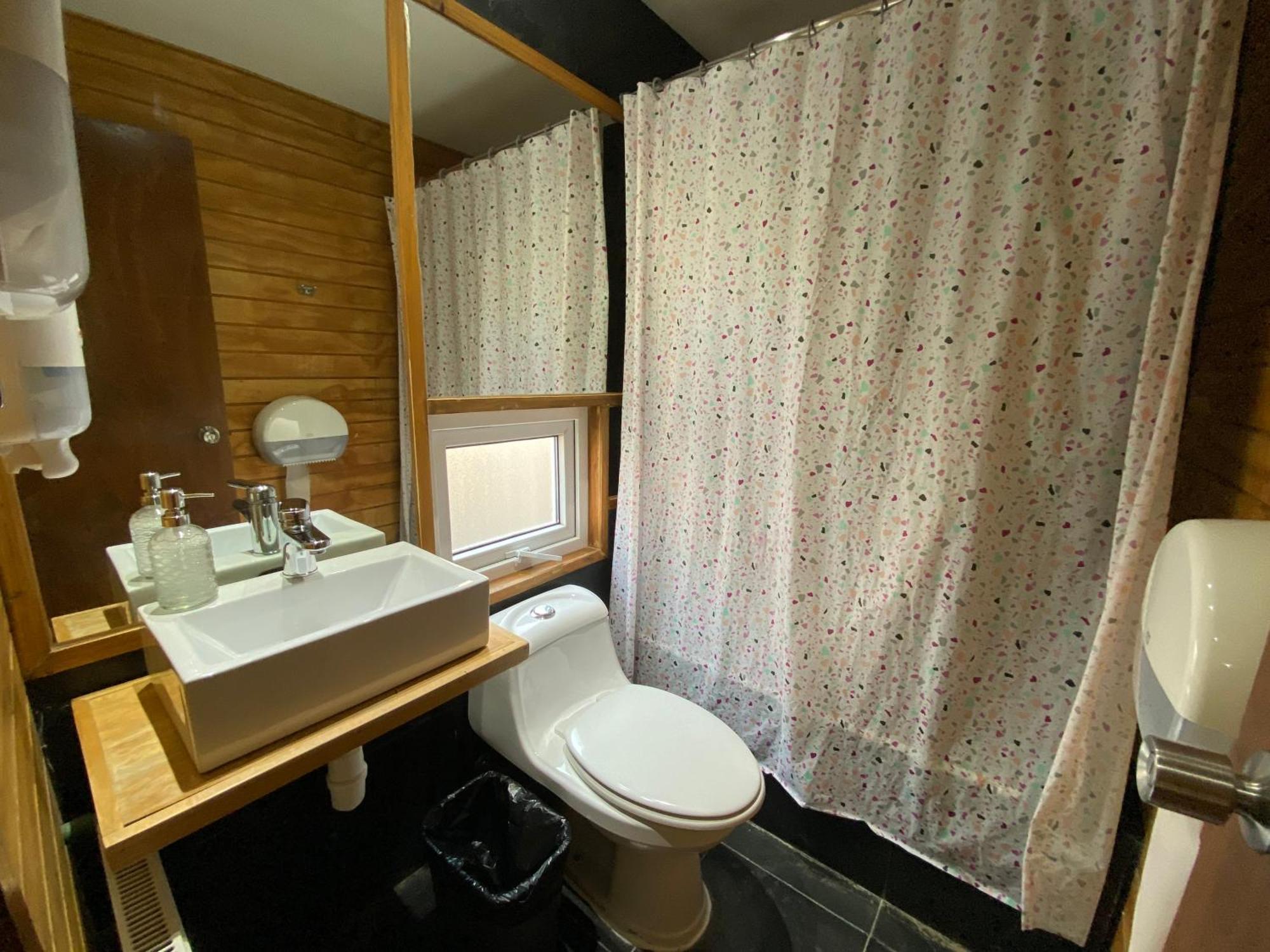 Almer Hostal プンタアレナス エクステリア 写真